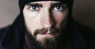 Faut-il raser sa barbe pour se protéger du coronavirus ?