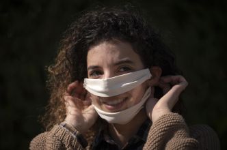 Des masques pour tous : n'oublions pas les déficients auditifs et autres handicaps invisibles