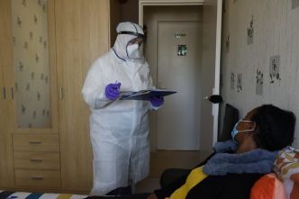 Yvelines. En tournée Covid avec une infirmière à Mantes-la-Jolie