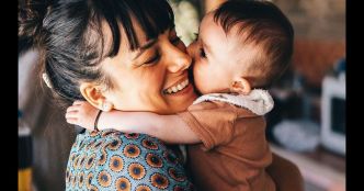 Alizée : Jolie complicité entre sa fille Maggy (6 mois) et Jon Snow
