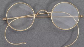 Angleterre : Des lunettes de Gandhi vendues 288.000 euros aux enchères