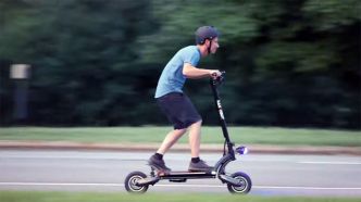 NanRobot D6 + Trottinette électrique performante & Tout-terrain