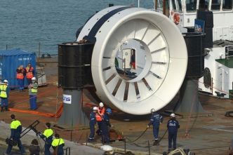 Cherbourg : l'ex-hydrolienne de DCNS a été retirée de la Cité de la Mer