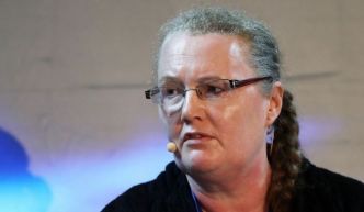 Pr Dolores Cahill: «Des gens mourront après avoir été vaccinés contre le COVID-19»