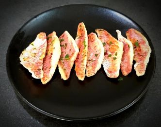 Recette de filets de rougets frits à la poêle. Un poisson de mer délicieux !