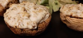 Champignons farcis au four (chèvre frais et miel). Recette végétarienne !