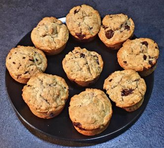 Recette de muffins au yaourt et aux pépites de chocolat. Recette sans lait