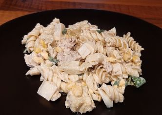 Recette de salade de pâtes froides thon cœurs artichaut, palmier et maïs