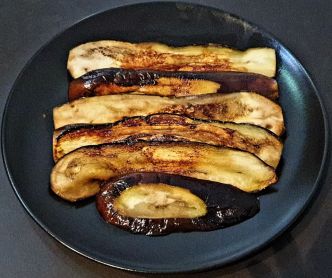 Gaji Namul (aubergines marinées au soja). Recette coréenne d'aubergines
