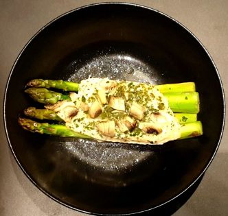 Recette de papillote de saumon aux asperges vertes. Papillote au four !