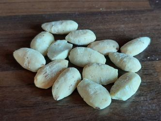 Comment torréfier des amandes au four et les monder ? La bonne recette !
