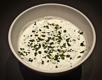 Recette de Tzatziki revisité au St Môret. Sauce maison au concombre.