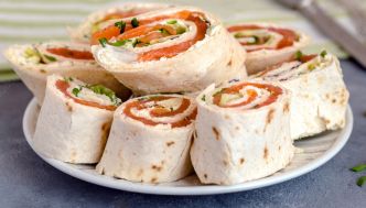 Recette facile de wraps maison au saumon fumé et St Môret pour l'apéritif !