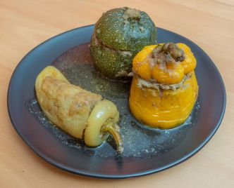 Recette de légumes farcis (courgettes rondes, poivrons jaunes et hongrois)