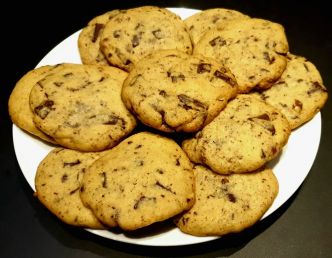 Recette de cookies à la noisette et pépites de chocolat. Cookie fait maison