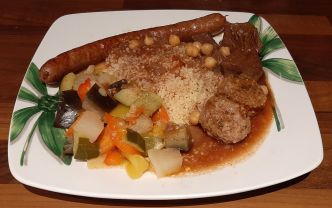 Recette Couscous Marocain maison aux légumes, agneau, bœuf, merguez