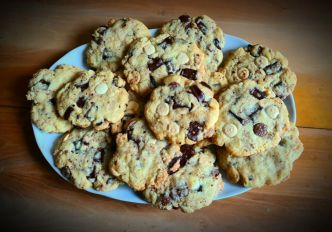 Recette de cookies moelleux aux deux chocolats de Cyril Lignac. Excellent