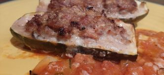 COURGETTES FARCIES À L'ÉCHINE DE PORC ET MORTADELLE