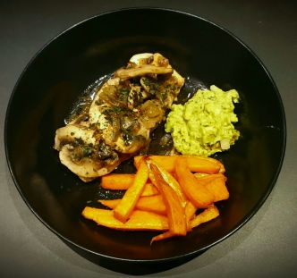 RECETTE DE PAPILLOTE DE SAUMON, PATATE DOUCE, GUACAMOLE