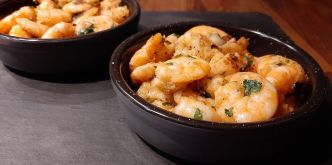 Recette de gambas al pil pil. Tapas de crevettes grillées à l'Andalouse.