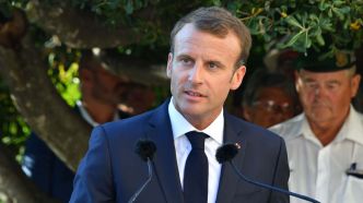 Emmanuel Macron buteur avec les Variétés FC
