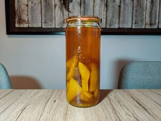 Recette du rhum arrangé poire, safran. Recette de rhum à faire soi-même !
