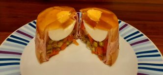Recette d'aspics œufs mortadelle macédoine. Œuf en gelée sans jambon