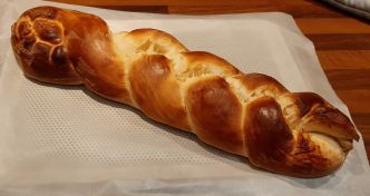 Recette maison de la brioche tressée, dorée, moelleuse et facile à faire !