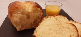 Recette de brioche au beurre. Dorée comme chez le boulanger. Un régal !