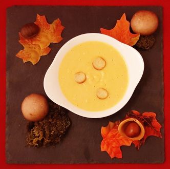 Velouté de champignons de paris et châtaignes. Une soupe très onctueuse
