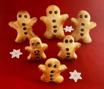 Recette mannele Alsacien. Avec emporte-pièce et pépites de chocolat !