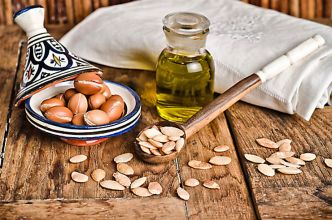 L'huile d'argan pour les cheveux et le visage