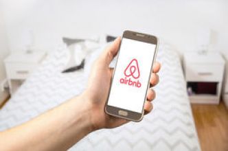 RGPD : Les algorithmes d'Amazon et Airbnb dans le viseur de Noyb