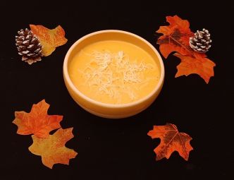 Velouté de chou-fleur et patate douce. Recette d'entrée chaude onctueuse