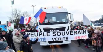 "Convoi de la liberté" : après Paris, escale près de Lille pour des manifestants en route pour Bruxelles (Francetvinfo.fr)