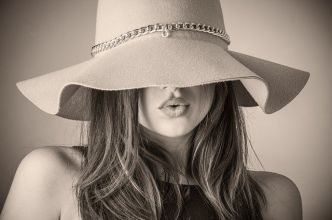 Quel chapeau de ceremonie porter pour vous rehausser votre elegance ?