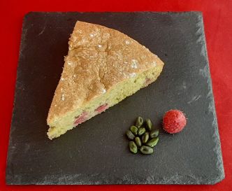 Gâteau pistache framboise moelleux. Recette gourmande pour le goûter.