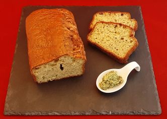 Cake au pesto. Une recette simple et originale pour l'apéritif ou en entrée