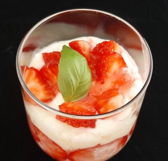 Verrine mascarpone fraise. Recette d'un dessert léger après un repas lourd