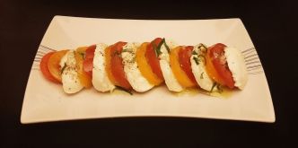 Salade de tomates à la mozzarella. Recette aux saveurs d'Antan