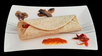 Galettes de maïs. Recette tex-mex épicée avec poulet et poivrons.