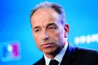 "Casse-toi la gauloise" : Copé dénonce le "racisme anti-blanc"