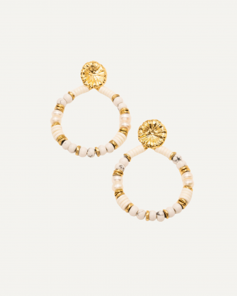 4 raisons de porter des boucles d'oreilles fantaisie pas cher