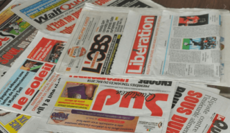 La politique en taille patron dans la presse sénégalaise
