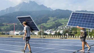 La transition énergétique passera par une hausse des salaires, selon Unia