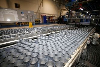 Le fabricant de canettes de bière Ball manque ses estimations de revenus en raison d'une perturbation chez un client important