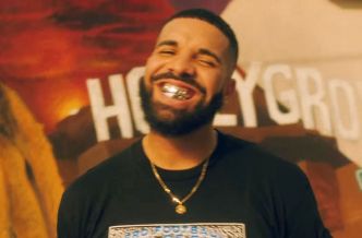 Drake Crie le Nom de Yeat lors de sa Performance de “Sticky” en Tournée