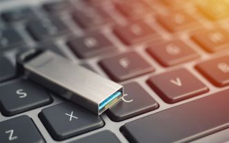 Les clés USB avec des films piratés cartonnent sur le web, les ventes explosent