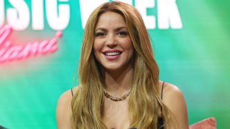 Shakira : toujours plus caliente en combishort et cuissardes, elle envoûte en total look cuir