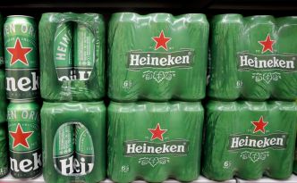 Heineken vend moins de bière, bénéfice net en baisse